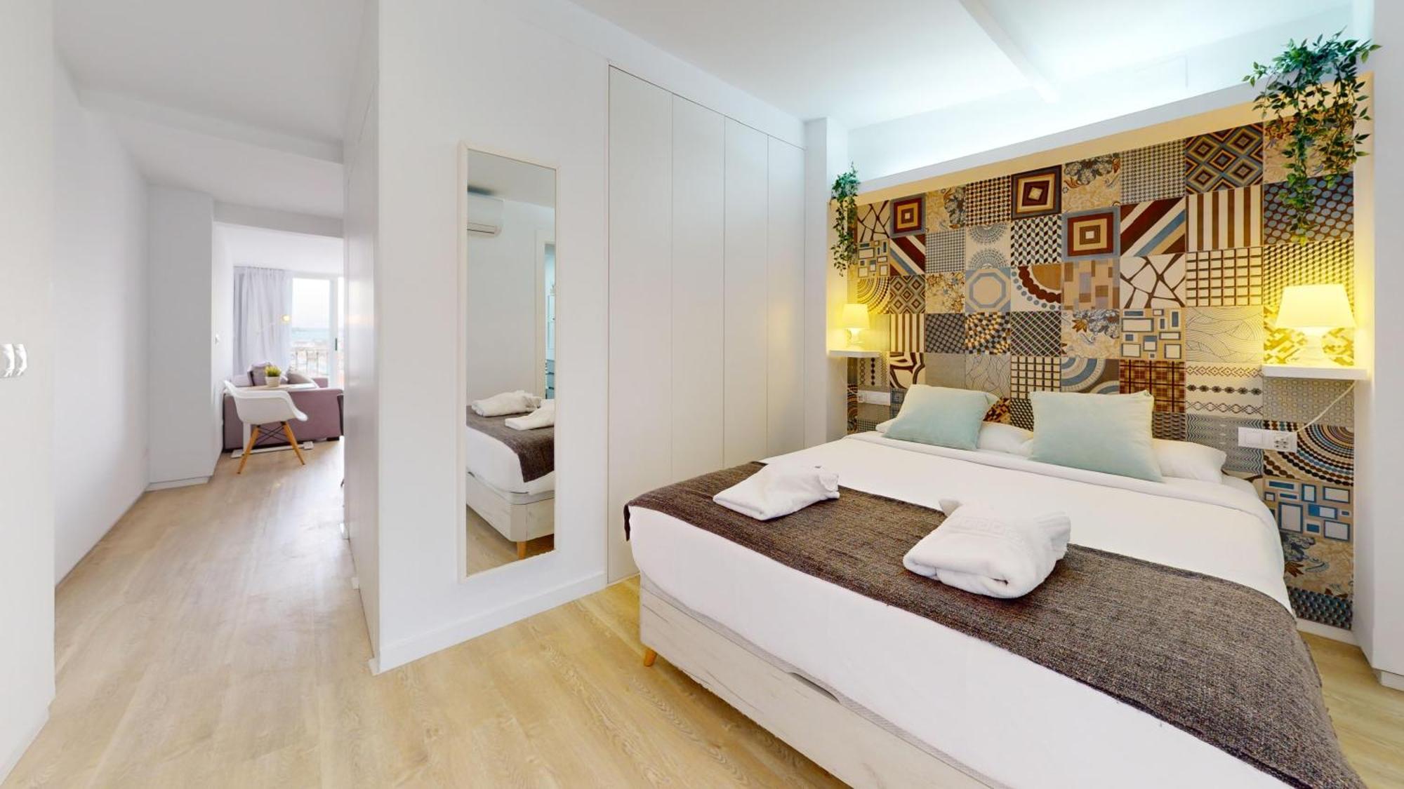 Myflats Old Corner Apartment อาลิกันเต ภายนอก รูปภาพ